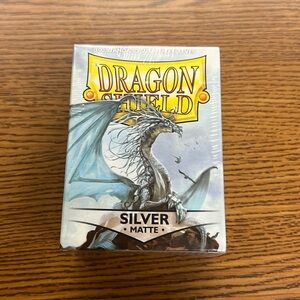 Dragon Shield Silver Matte Card Sleeves, 100 standard size